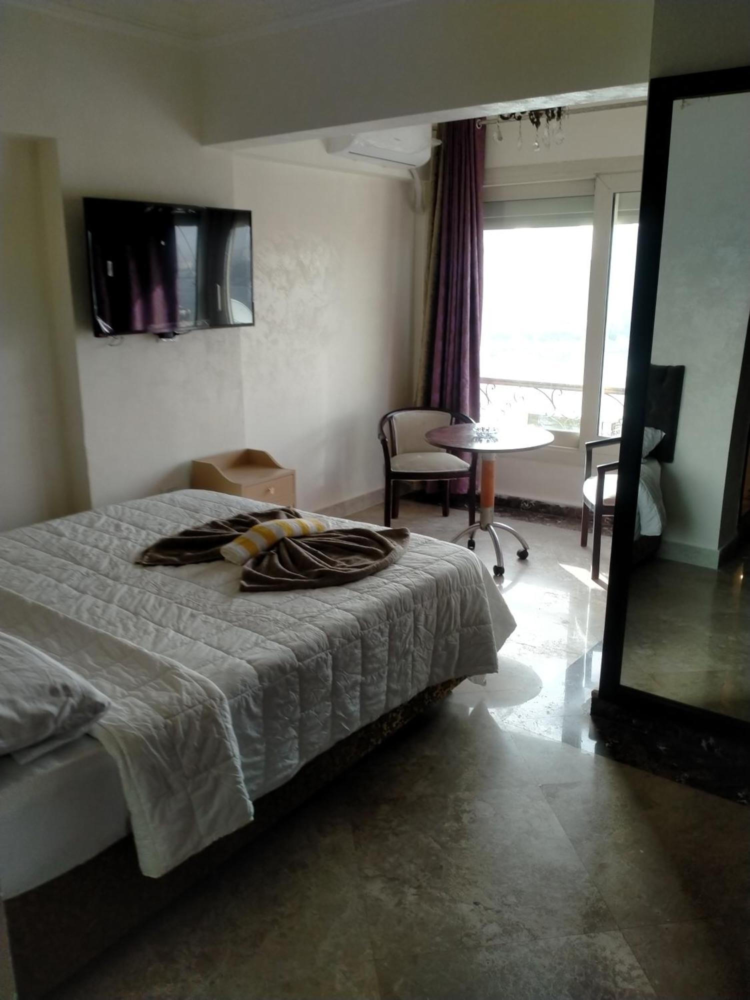 Jasmine Nile Sky Hotel ไคโร ภายนอก รูปภาพ